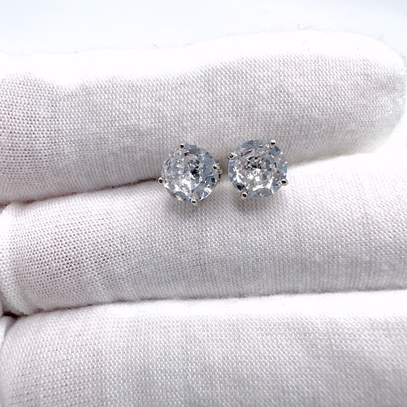 7mm Round Cz Solitaire .925 Sterling Silver Stud Earrings - Picture 13 of 16
